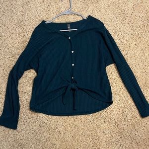 Cute casual sweater size Medium